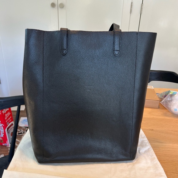 Cuyana Tall Structured Leather Tote Bag - Picture 4 of 12